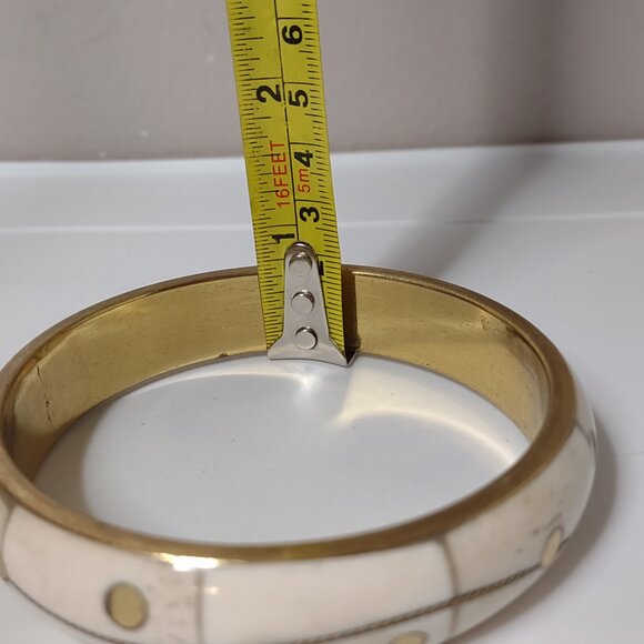 Large 9 Inch Cream And Gold Tone Vintage Bangle - Picture 10 of 10